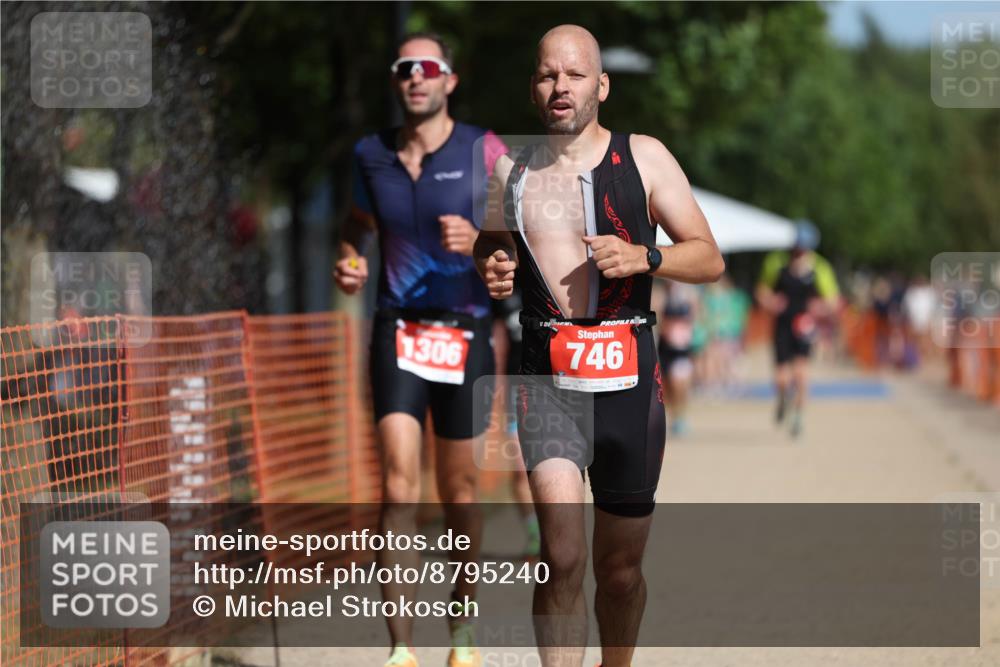 07.09.2025 - 19. Norderstedt Triathlon Michael Strokosch http://msf.ph/oto/8795240 07.09.2025 12:16:52 Laufen 746, 796, 1306 meine-sportfotos.de