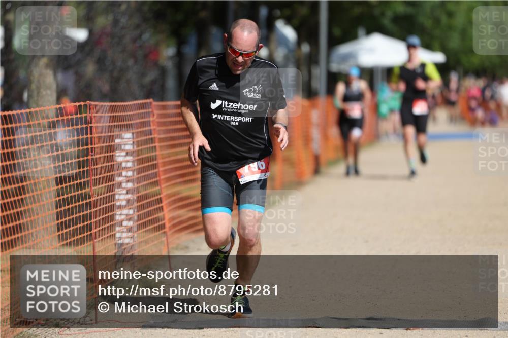 07.09.2025 - 19. Norderstedt Triathlon Michael Strokosch http://msf.ph/oto/8795281 07.09.2025 12:16:55 Laufen 746, 796, 1306 meine-sportfotos.de
