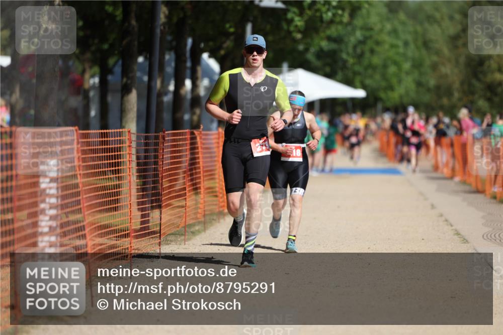 07.09.2025 - 19. Norderstedt Triathlon Michael Strokosch http://msf.ph/oto/8795291 07.09.2025 12:17:00 Laufen 279, 796, 1218 meine-sportfotos.de