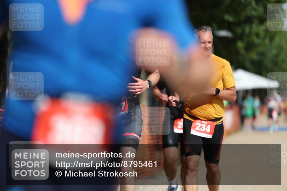 07.09.2025 - 19. Norderstedt Triathlon Michael Strokosch http://msf.ph/oto/8795461 07.09.2025 12:17:34 Laufen 234, 252, 303, 1357 meine-sportfotos.de