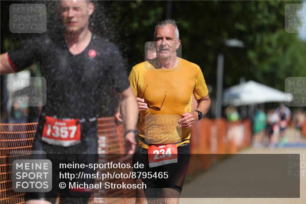 07.09.2025 - 19. Norderstedt Triathlon Michael Strokosch http://msf.ph/oto/8795465 07.09.2025 12:17:35 Laufen 234, 252, 303, 1357 meine-sportfotos.de