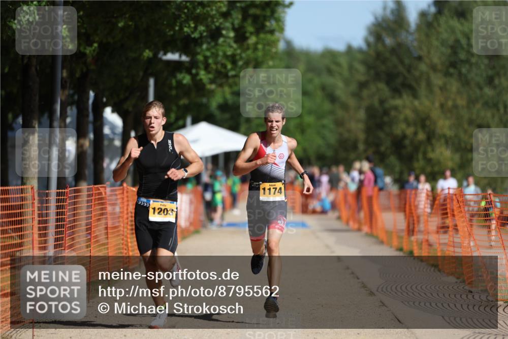 07.09.2025 - 19. Norderstedt Triathlon Michael Strokosch http://msf.ph/oto/8795562 07.09.2025 11:53:17 Laufen 204, 1174, 1203 meine-sportfotos.de
