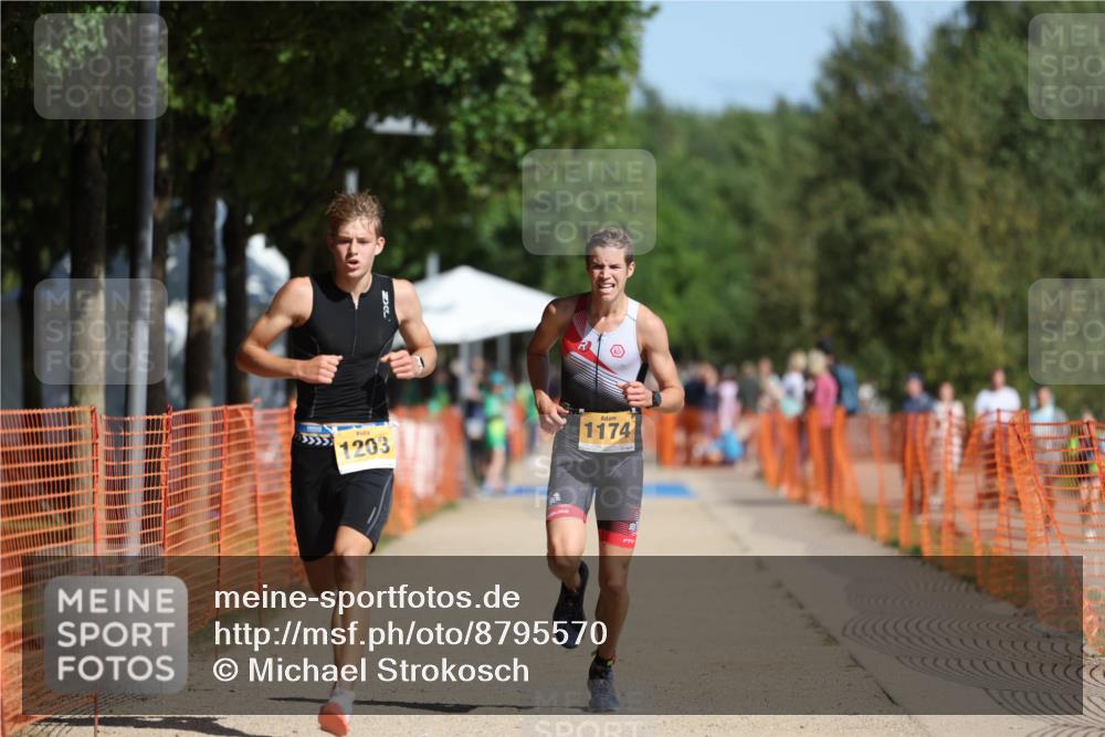 07.09.2025 - 19. Norderstedt Triathlon Michael Strokosch http://msf.ph/oto/8795570 07.09.2025 11:53:17 Laufen 204, 1174, 1203 meine-sportfotos.de