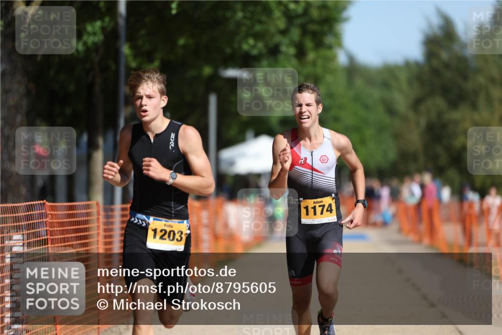 07.09.2025 - 19. Norderstedt Triathlon Michael Strokosch http://msf.ph/oto/8795605 07.09.2025 11:53:18 Laufen 204, 1174, 1203 meine-sportfotos.de