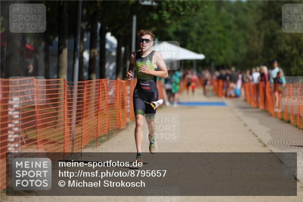 07.09.2025 - 19. Norderstedt Triathlon Michael Strokosch http://msf.ph/oto/8795657 07.09.2025 11:53:45 Laufen 1180 meine-sportfotos.de