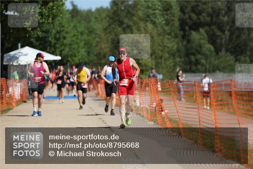 07.09.2025 - 19. Norderstedt Triathlon Michael Strokosch http://msf.ph/oto/8795668 07.09.2025 12:18:13 Laufen 203 meine-sportfotos.de
