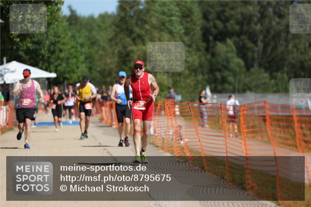 07.09.2025 - 19. Norderstedt Triathlon Michael Strokosch http://msf.ph/oto/8795675 07.09.2025 12:18:13 Laufen 203 meine-sportfotos.de
