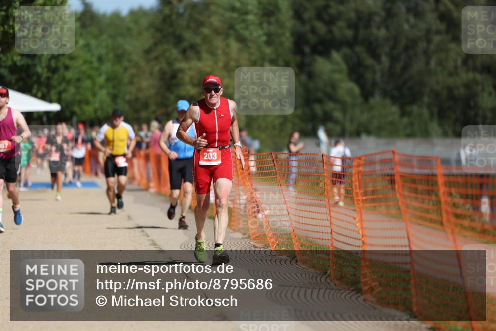 07.09.2025 - 19. Norderstedt Triathlon Michael Strokosch http://msf.ph/oto/8795686 07.09.2025 12:18:14 Laufen 203 meine-sportfotos.de