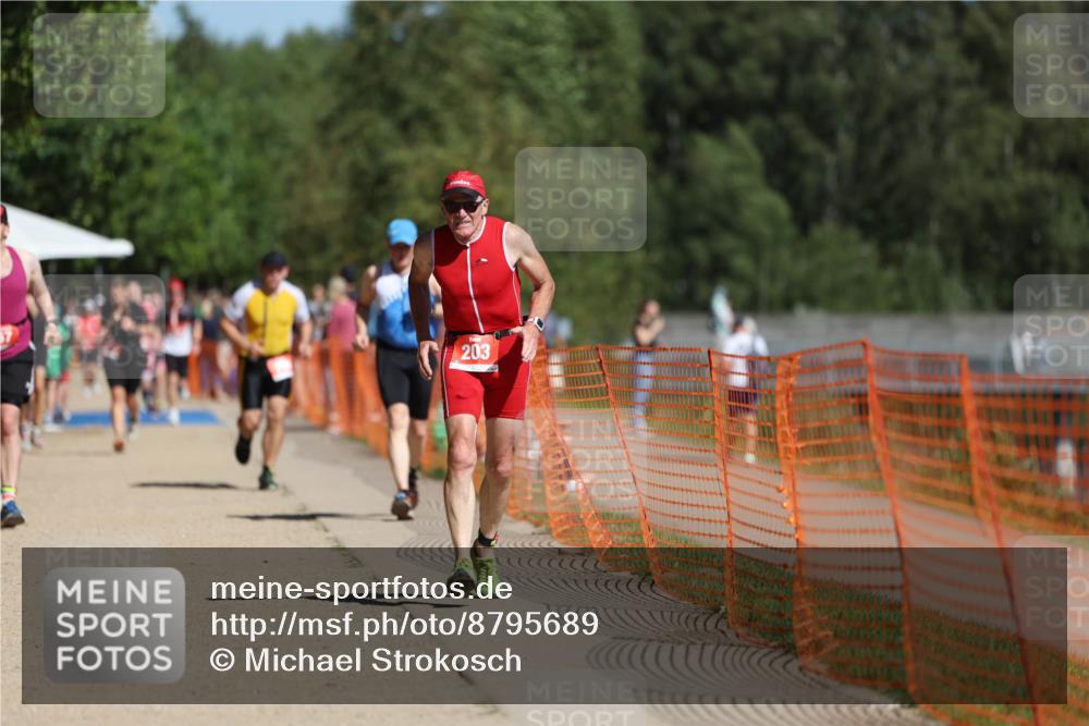 07.09.2025 - 19. Norderstedt Triathlon Michael Strokosch http://msf.ph/oto/8795689 07.09.2025 12:18:15 Laufen 203, 857, 1371 meine-sportfotos.de