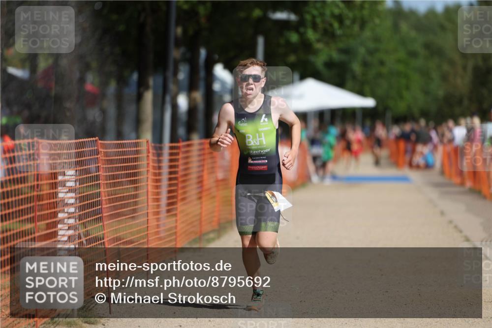 07.09.2025 - 19. Norderstedt Triathlon Michael Strokosch http://msf.ph/oto/8795692 07.09.2025 11:53:46 Laufen 1180 meine-sportfotos.de