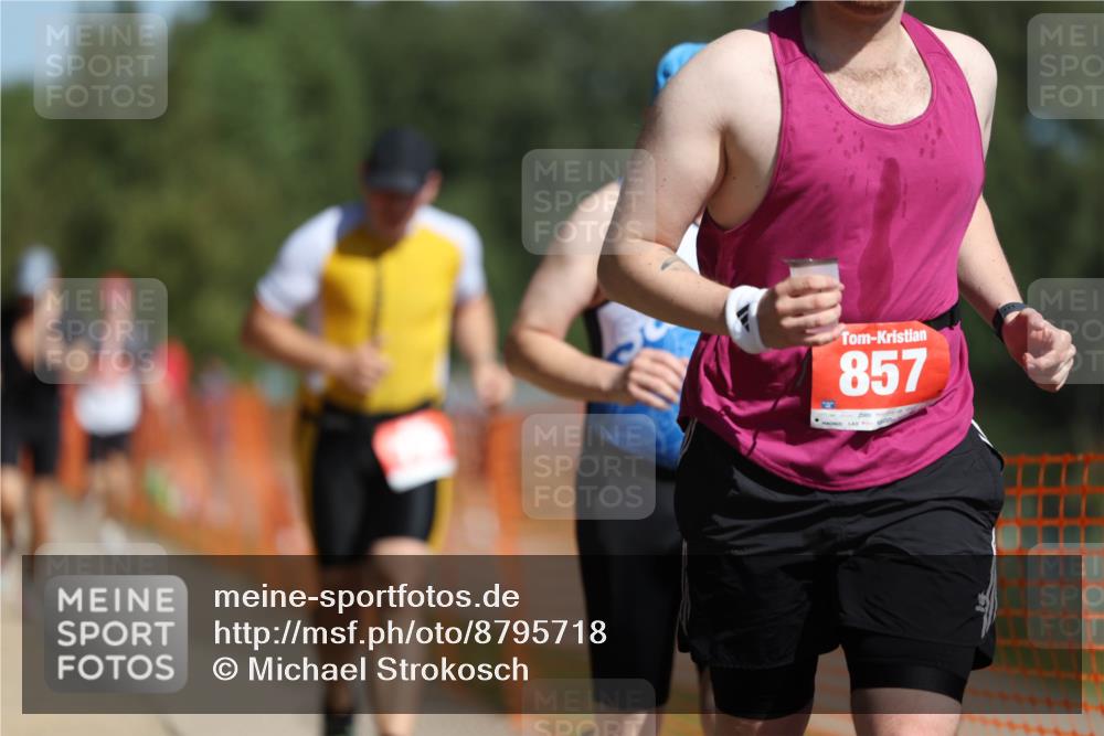 07.09.2025 - 19. Norderstedt Triathlon Michael Strokosch http://msf.ph/oto/8795718 07.09.2025 12:18:24 Laufen 237, 795, 857, 1300, 1313, 1371 meine-sportfotos.de
