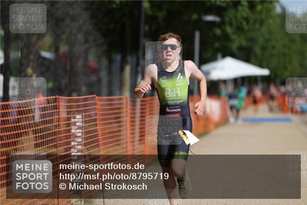 07.09.2025 - 19. Norderstedt Triathlon Michael Strokosch http://msf.ph/oto/8795719 07.09.2025 11:53:47 Laufen 1180 meine-sportfotos.de