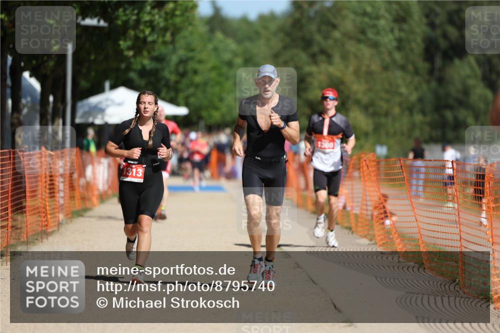 07.09.2025 - 19. Norderstedt Triathlon Michael Strokosch http://msf.ph/oto/8795740 07.09.2025 12:18:26 Laufen 237, 795, 857, 1300, 1313, 1371 meine-sportfotos.de