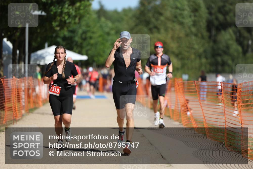 07.09.2025 - 19. Norderstedt Triathlon Michael Strokosch http://msf.ph/oto/8795747 07.09.2025 12:18:26 Laufen 237, 795, 857, 1300, 1313, 1371 meine-sportfotos.de