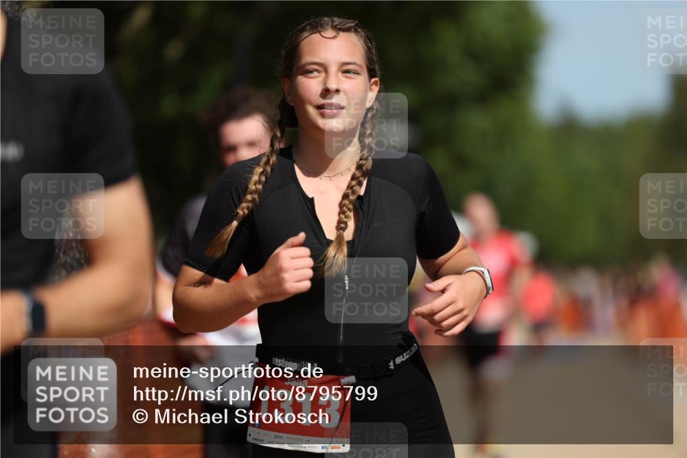 07.09.2025 - 19. Norderstedt Triathlon Michael Strokosch http://msf.ph/oto/8795799 07.09.2025 12:18:32 Laufen 237, 822, 1300, 1313, 1372 meine-sportfotos.de