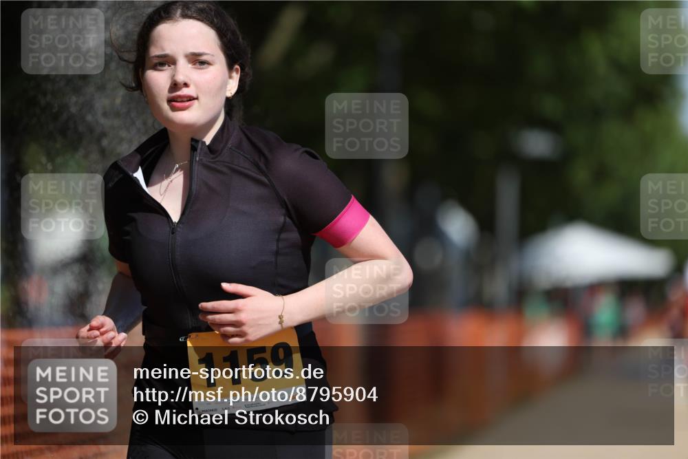 07.09.2025 - 19. Norderstedt Triathlon Michael Strokosch http://msf.ph/oto/8795904 07.09.2025 12:18:44 Laufen 803, 1159 meine-sportfotos.de