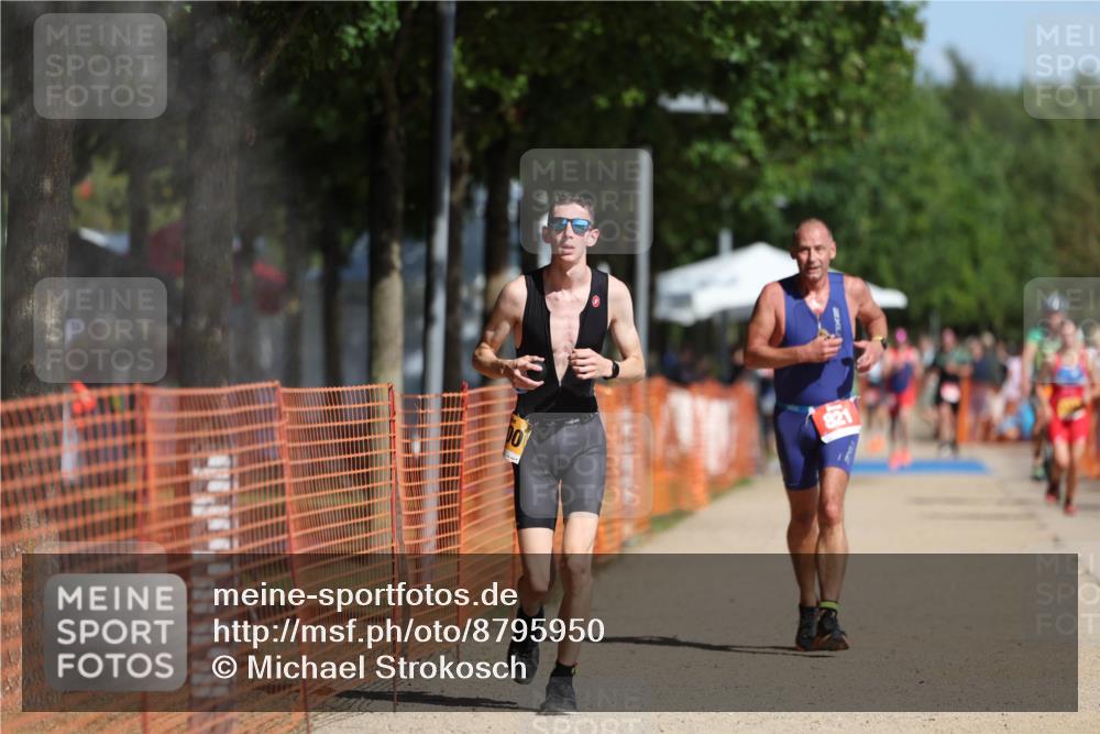 07.09.2025 - 19. Norderstedt Triathlon Michael Strokosch http://msf.ph/oto/8795950 07.09.2025 11:54:16 Laufen 821, 1200 meine-sportfotos.de