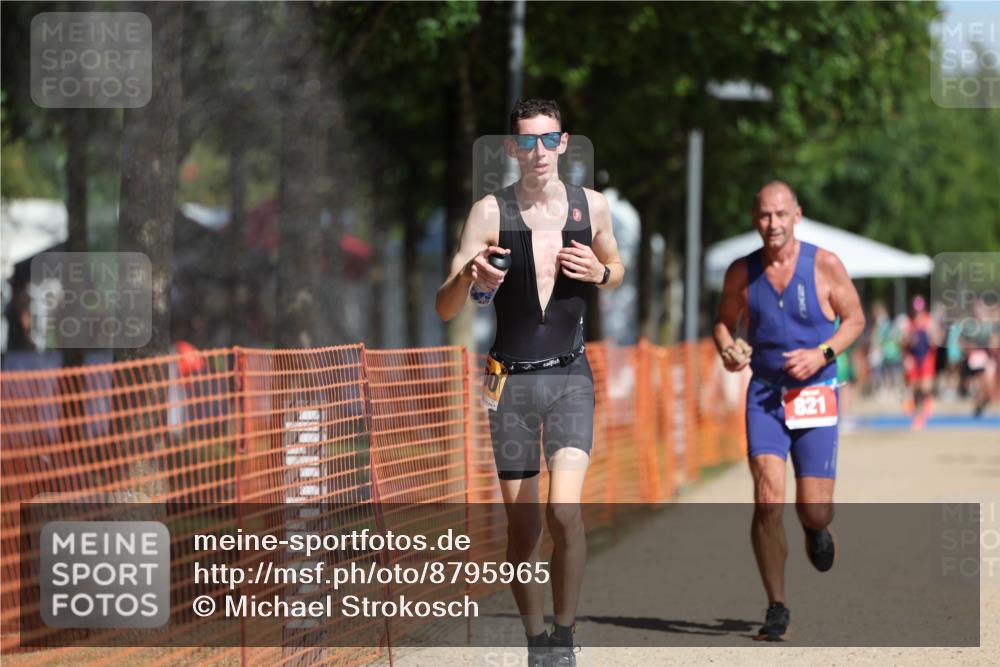 07.09.2025 - 19. Norderstedt Triathlon Michael Strokosch http://msf.ph/oto/8795965 07.09.2025 11:54:17 Laufen 821, 1200 meine-sportfotos.de