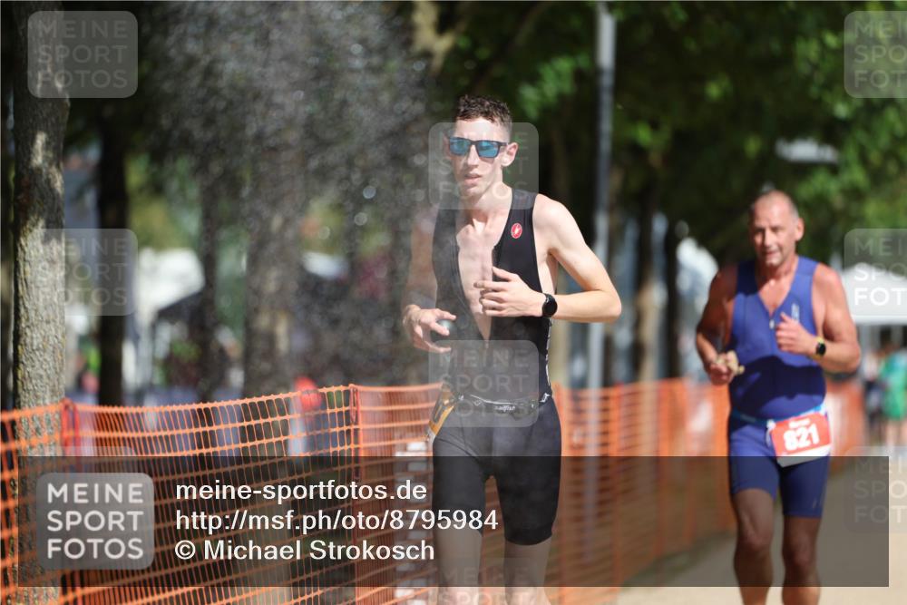 07.09.2025 - 19. Norderstedt Triathlon Michael Strokosch http://msf.ph/oto/8795984 07.09.2025 11:54:18 Laufen 821, 1200 meine-sportfotos.de