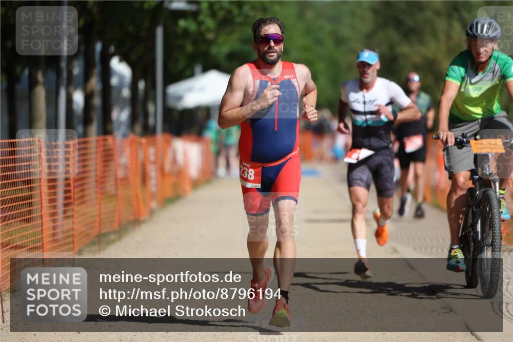 07.09.2025 - 19. Norderstedt Triathlon Michael Strokosch http://msf.ph/oto/8796194 07.09.2025 11:54:32 Laufen 238, 819, 984, 1189, 1395 meine-sportfotos.de