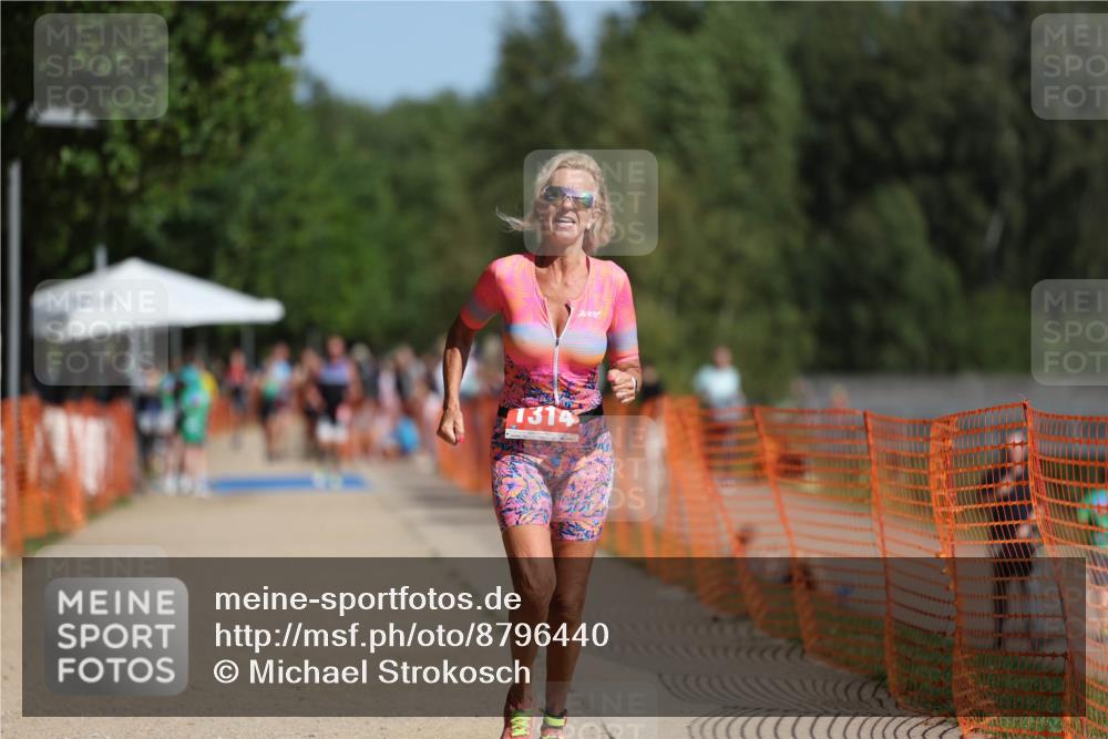 07.09.2025 - 19. Norderstedt Triathlon Michael Strokosch http://msf.ph/oto/8796440 07.09.2025 11:55:01 Laufen 1314 meine-sportfotos.de