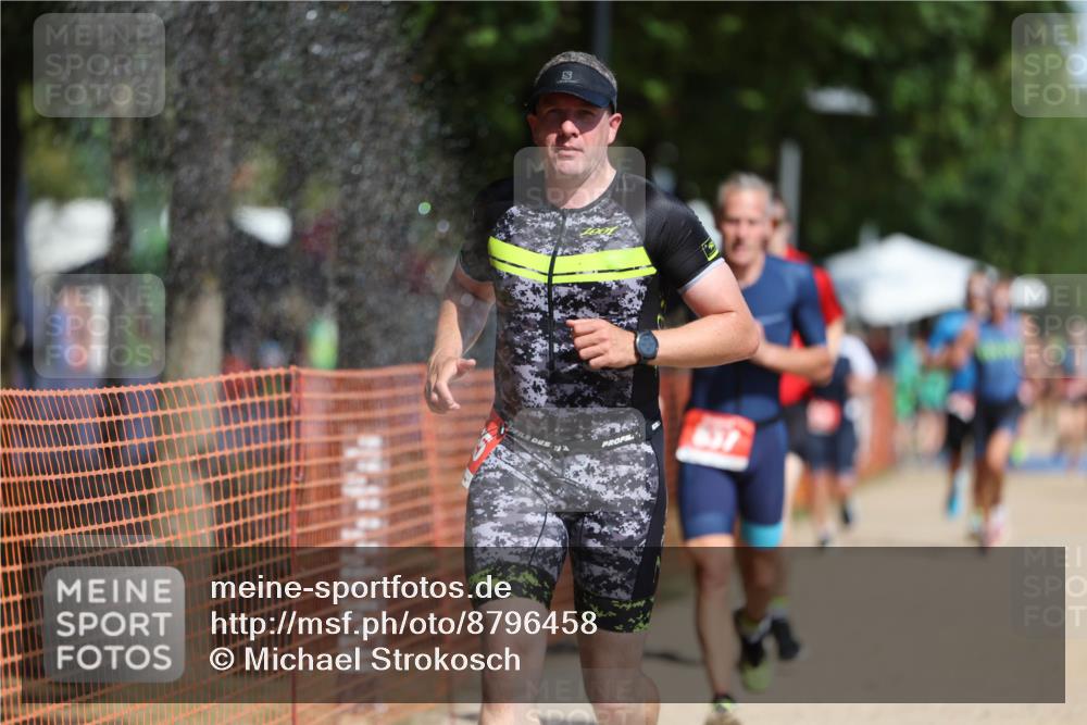 07.09.2025 - 19. Norderstedt Triathlon Michael Strokosch http://msf.ph/oto/8796458 07.09.2025 12:19:48 Laufen 215, 791, 837, 862, 1265 meine-sportfotos.de