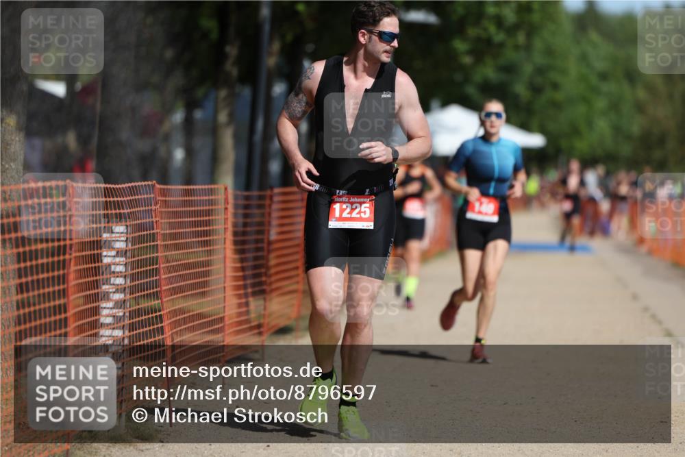 07.09.2025 - 19. Norderstedt Triathlon Michael Strokosch http://msf.ph/oto/8796597 07.09.2025 12:20:03 Laufen 140, 1225 meine-sportfotos.de