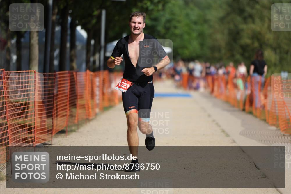 07.09.2025 - 19. Norderstedt Triathlon Michael Strokosch http://msf.ph/oto/8796750 07.09.2025 12:20:20 Laufen 1223 meine-sportfotos.de