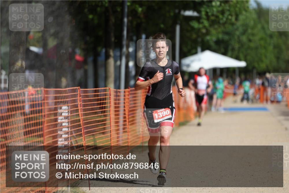 07.09.2025 - 19. Norderstedt Triathlon Michael Strokosch http://msf.ph/oto/8796846 07.09.2025 11:55:46 Laufen 1390 meine-sportfotos.de