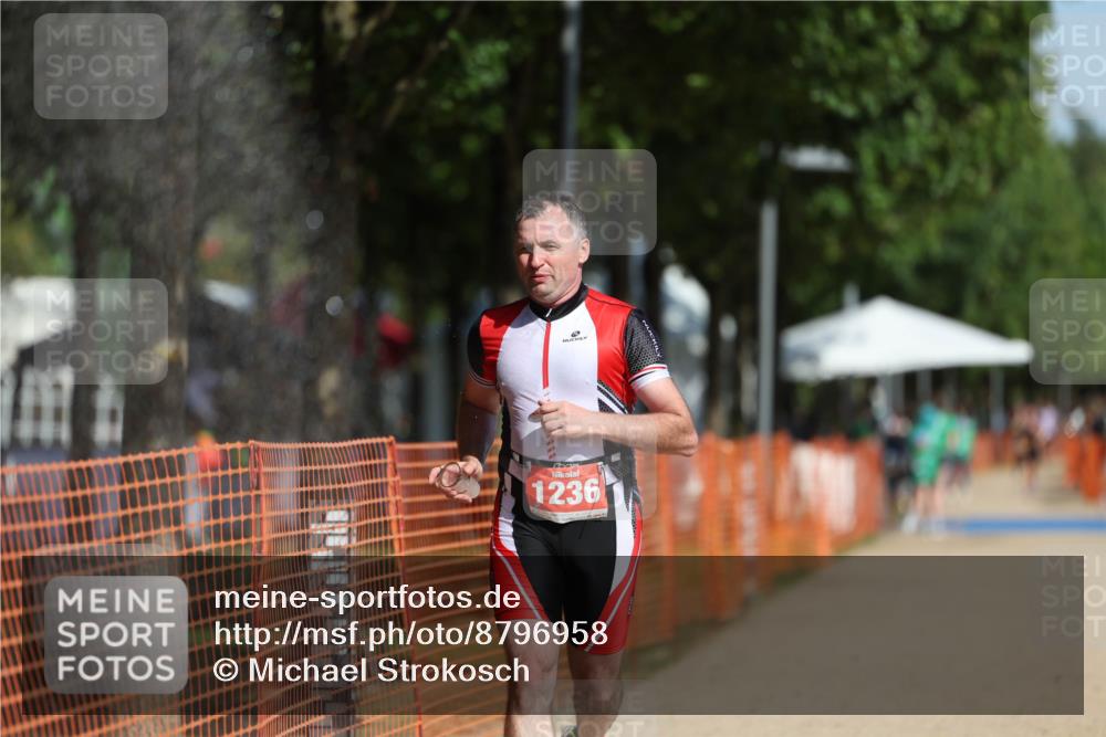 07.09.2025 - 19. Norderstedt Triathlon Michael Strokosch http://msf.ph/oto/8796958 07.09.2025 11:55:56 Laufen 1236 meine-sportfotos.de