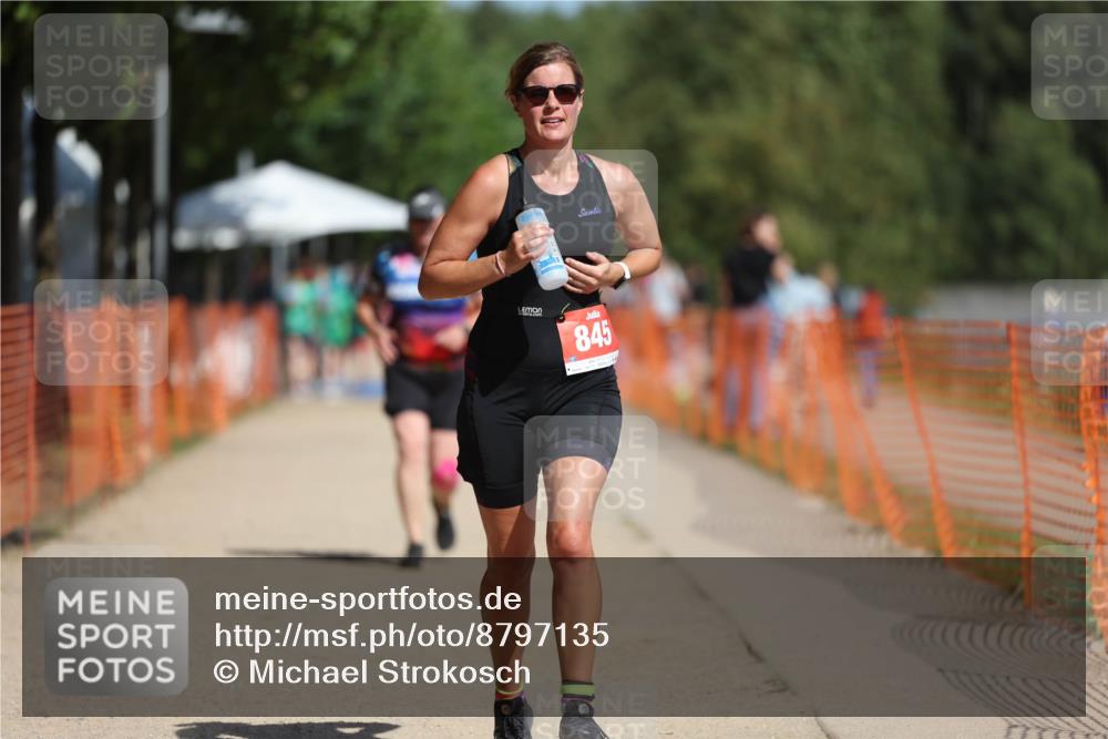 07.09.2025 - 19. Norderstedt Triathlon Michael Strokosch http://msf.ph/oto/8797135 07.09.2025 12:21:19 Laufen 233, 845, 1220 meine-sportfotos.de