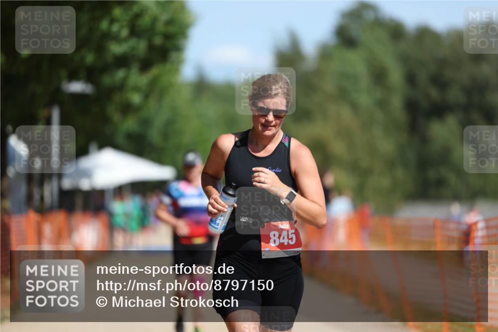 07.09.2025 - 19. Norderstedt Triathlon Michael Strokosch http://msf.ph/oto/8797150 07.09.2025 12:21:20 Laufen 233, 845, 1220 meine-sportfotos.de