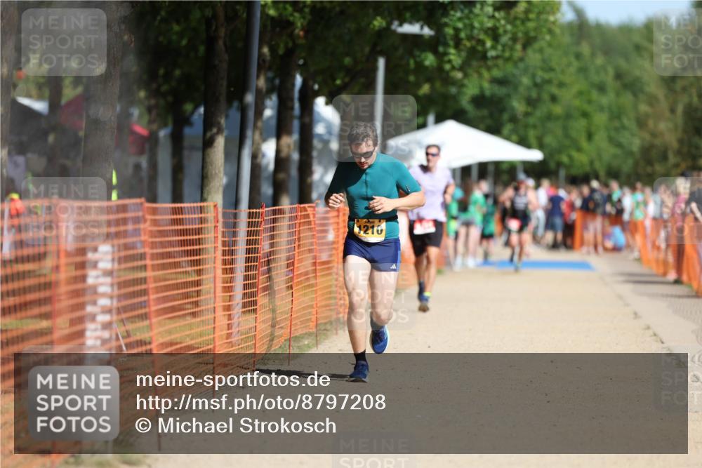 07.09.2025 - 19. Norderstedt Triathlon Michael Strokosch http://msf.ph/oto/8797208 07.09.2025 11:56:38 Laufen 1210 meine-sportfotos.de