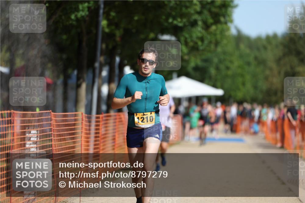 07.09.2025 - 19. Norderstedt Triathlon Michael Strokosch http://msf.ph/oto/8797279 07.09.2025 11:56:40 Laufen 1210, 1274 meine-sportfotos.de