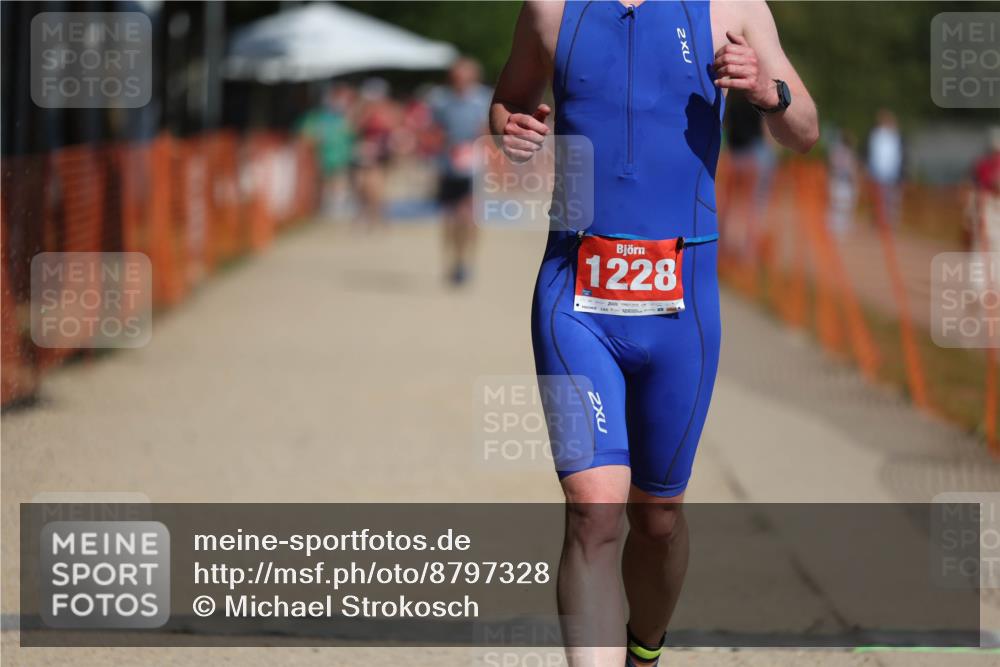 07.09.2025 - 19. Norderstedt Triathlon Michael Strokosch http://msf.ph/oto/8797328 07.09.2025 12:21:57 Laufen 782, 1228 meine-sportfotos.de