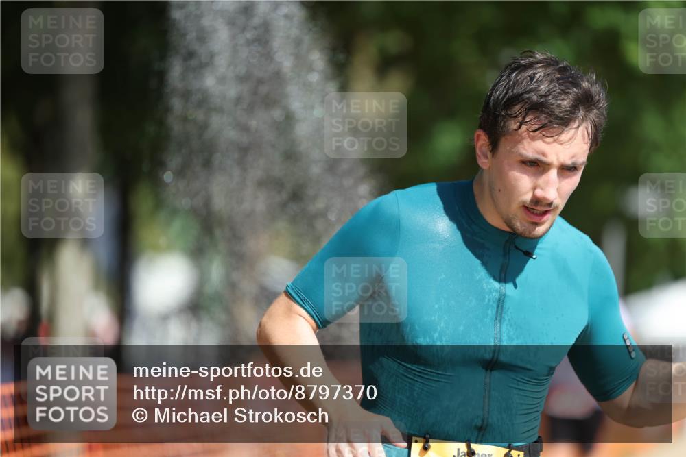 07.09.2025 - 19. Norderstedt Triathlon Michael Strokosch http://msf.ph/oto/8797370 07.09.2025 11:56:43 Laufen 1210, 1274 meine-sportfotos.de