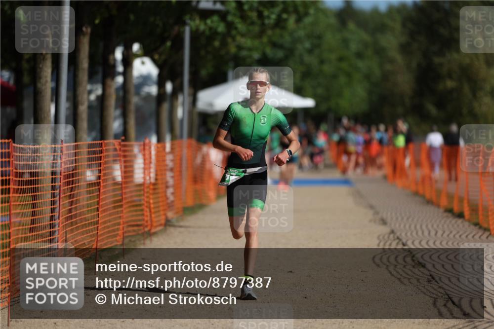 07.09.2025 - 19. Norderstedt Triathlon Michael Strokosch http://msf.ph/oto/8797387 07.09.2025 10:53:51 Laufen 87, 93, 672 meine-sportfotos.de