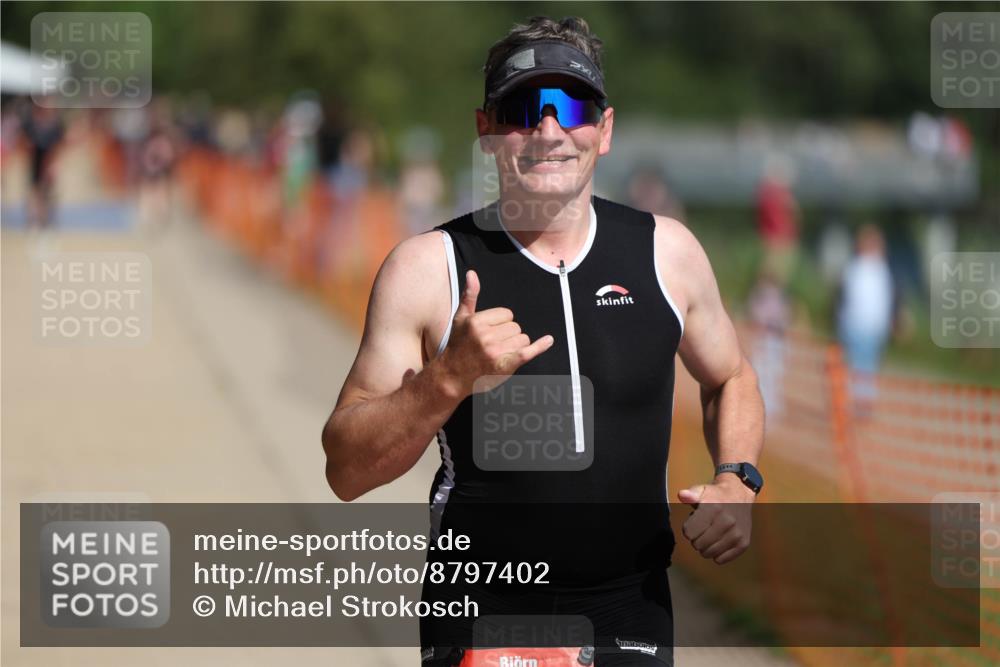07.09.2025 - 19. Norderstedt Triathlon Michael Strokosch http://msf.ph/oto/8797402 07.09.2025 12:22:26 Laufen 731, 1272 meine-sportfotos.de