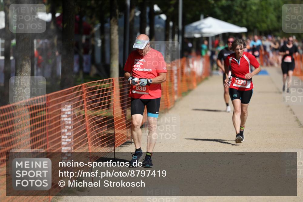 07.09.2025 - 19. Norderstedt Triathlon Michael Strokosch http://msf.ph/oto/8797419 07.09.2025 12:22:34 Laufen 253, 830, 1229 meine-sportfotos.de