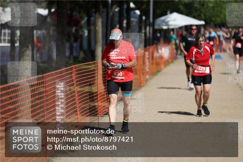 07.09.2025 - 19. Norderstedt Triathlon Michael Strokosch http://msf.ph/oto/8797421 07.09.2025 12:22:34 Laufen 253, 830, 1229 meine-sportfotos.de