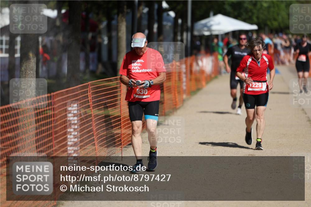 07.09.2025 - 19. Norderstedt Triathlon Michael Strokosch http://msf.ph/oto/8797427 07.09.2025 12:22:35 Laufen 253, 830, 1229 meine-sportfotos.de