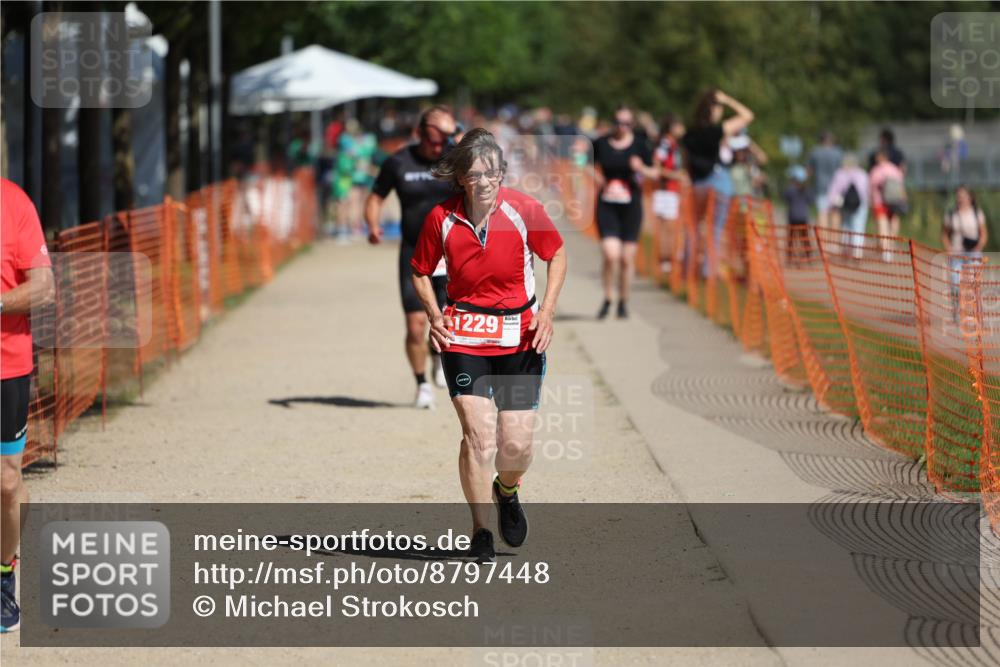 07.09.2025 - 19. Norderstedt Triathlon Michael Strokosch http://msf.ph/oto/8797448 07.09.2025 12:22:36 Laufen 253, 830, 1229 meine-sportfotos.de