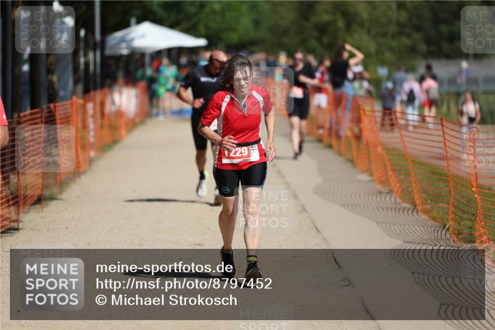 07.09.2025 - 19. Norderstedt Triathlon Michael Strokosch http://msf.ph/oto/8797452 07.09.2025 12:22:37 Laufen 253, 830, 1229 meine-sportfotos.de