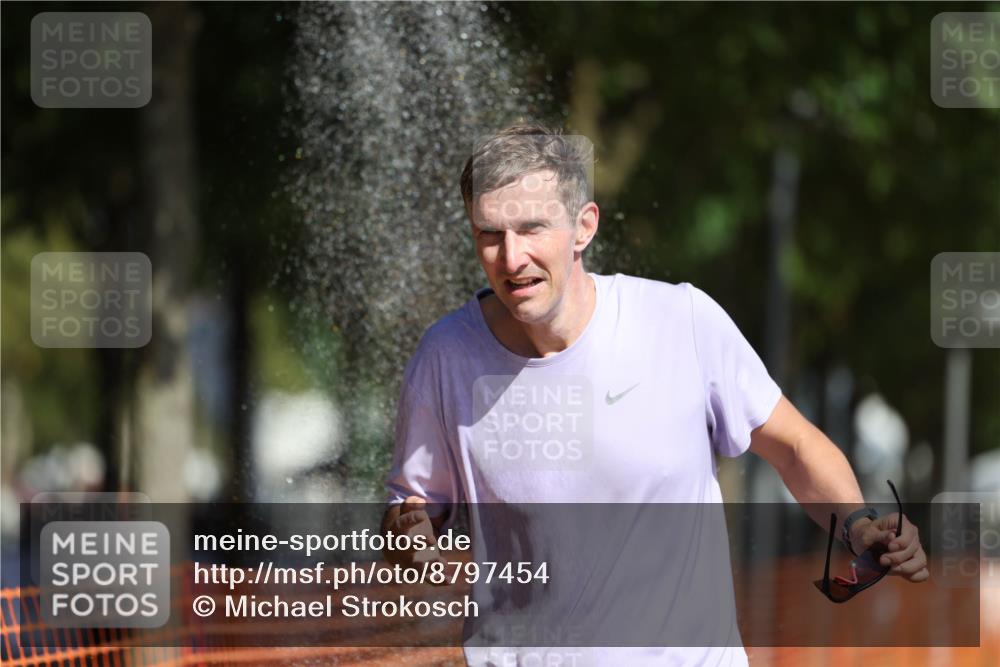 07.09.2025 - 19. Norderstedt Triathlon Michael Strokosch http://msf.ph/oto/8797454 07.09.2025 11:56:48 Laufen 806, 1274 meine-sportfotos.de