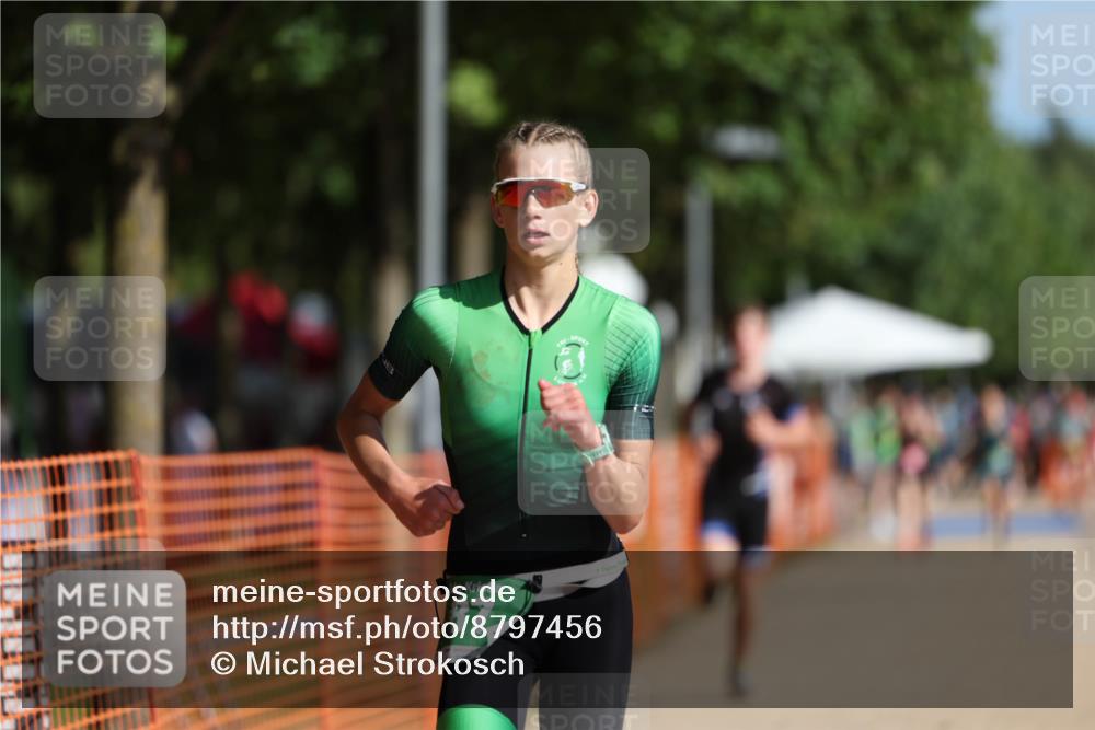 07.09.2025 - 19. Norderstedt Triathlon Michael Strokosch http://msf.ph/oto/8797456 07.09.2025 10:53:53 Laufen 87, 93 meine-sportfotos.de
