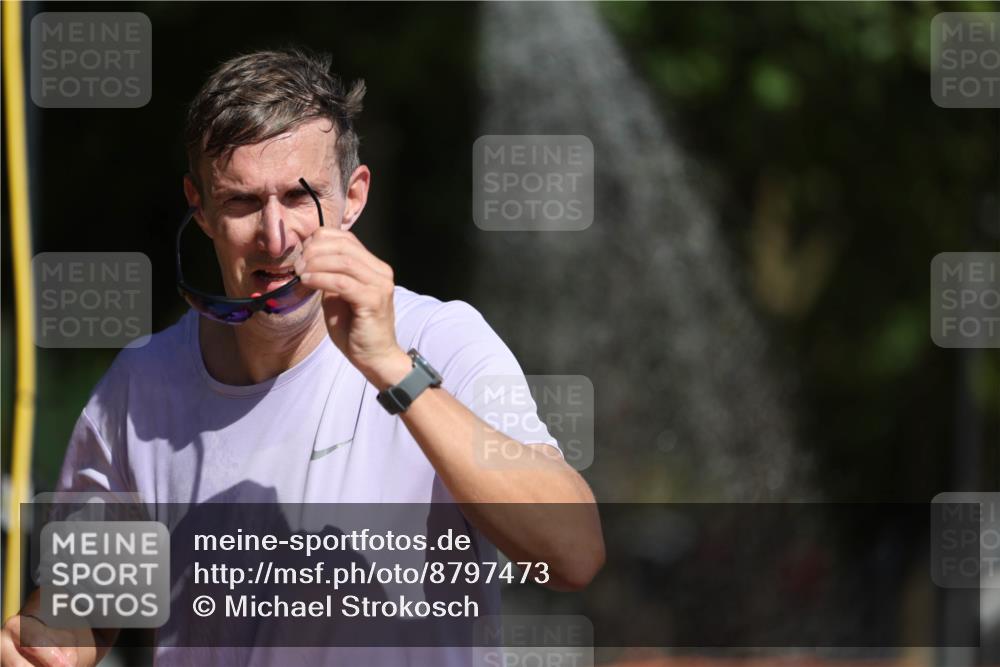 07.09.2025 - 19. Norderstedt Triathlon Michael Strokosch http://msf.ph/oto/8797473 07.09.2025 11:56:48 Laufen 806, 1274 meine-sportfotos.de