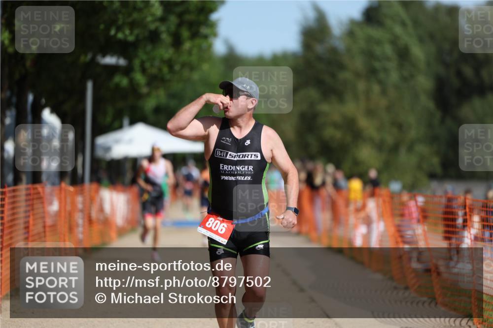 07.09.2025 - 19. Norderstedt Triathlon Michael Strokosch http://msf.ph/oto/8797502 07.09.2025 11:56:54 Laufen 806 meine-sportfotos.de
