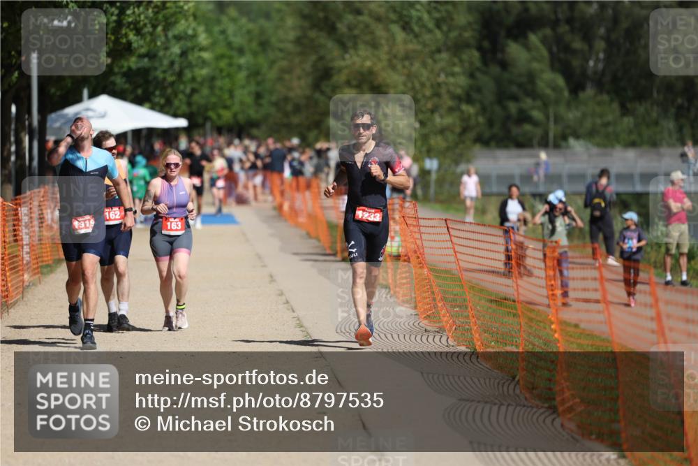 07.09.2025 - 19. Norderstedt Triathlon Michael Strokosch http://msf.ph/oto/8797535 07.09.2025 12:22:50 Laufen 162, 163, 1233, 1244, 1319 meine-sportfotos.de