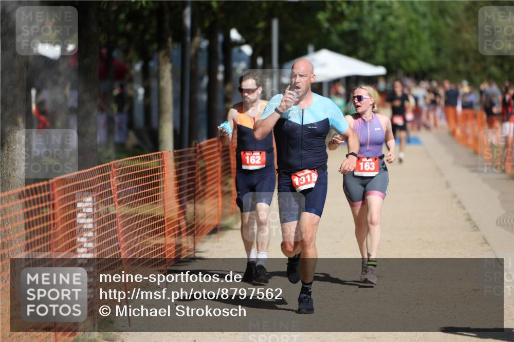 07.09.2025 - 19. Norderstedt Triathlon Michael Strokosch http://msf.ph/oto/8797562 07.09.2025 12:22:54 Laufen 162, 163, 1233, 1319 meine-sportfotos.de