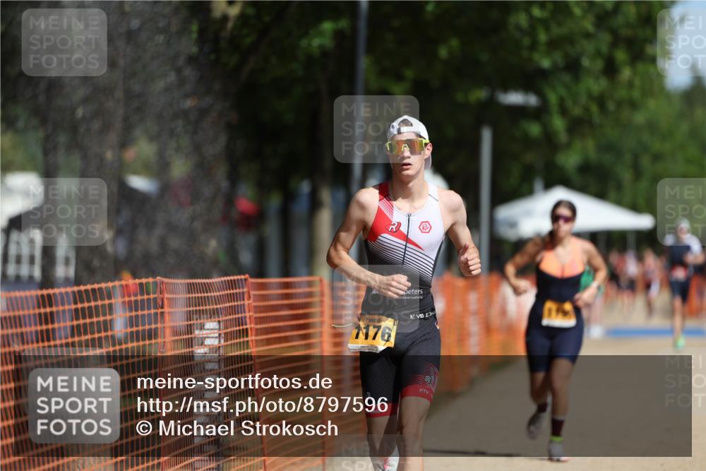 07.09.2025 - 19. Norderstedt Triathlon Michael Strokosch http://msf.ph/oto/8797596 07.09.2025 11:57:02 Laufen 1176, 1195 meine-sportfotos.de